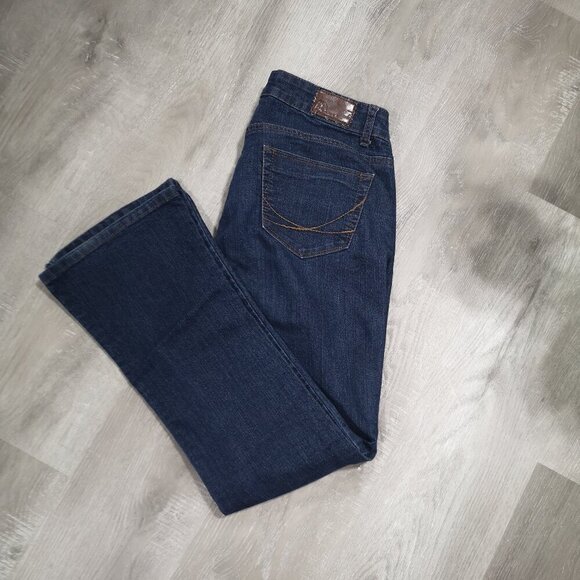 Bluenotes Ladies Size 31/30 Skinny Flare Carly Medium/Dark Wash Blue Jeans - Picture 11 of 14